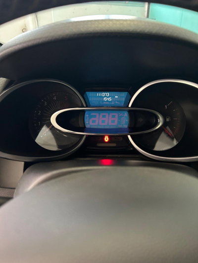 Renault Clio Sporter dCi 8V 90CV EDC Start&Stop Energy Zen (9)