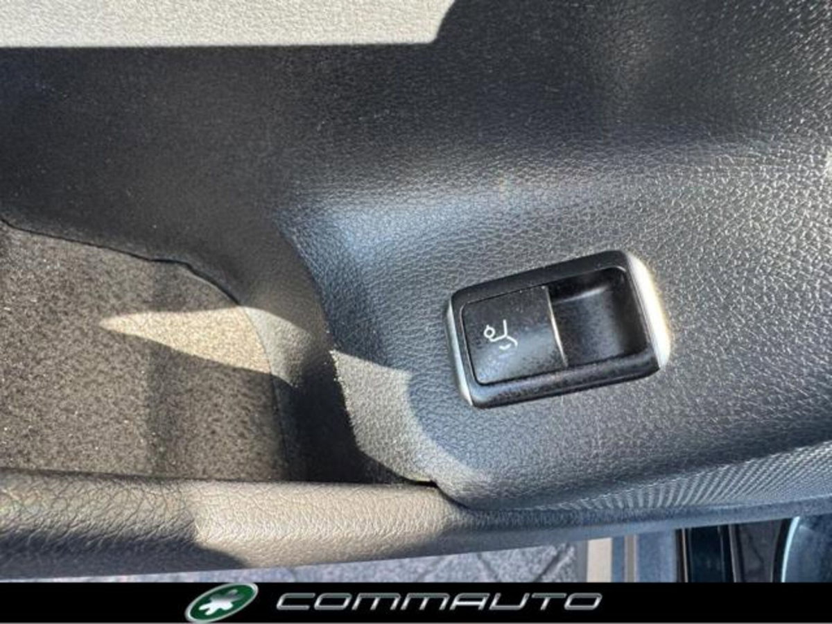 Mercedes-Benz GLA SUV 200 d Automatic 4Matic Sport (10)