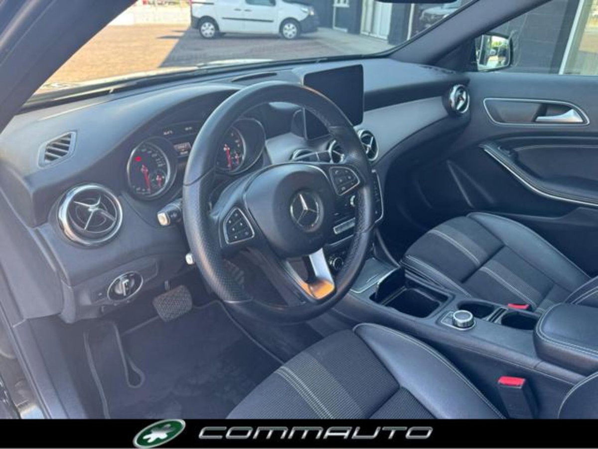 Mercedes-Benz GLA SUV 200 d Automatic 4Matic Sport (12)