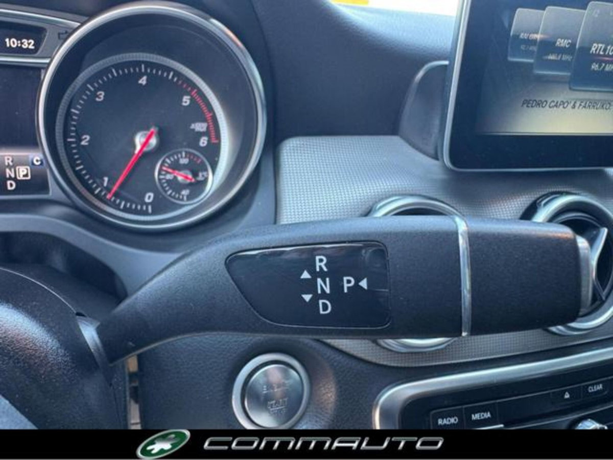 Mercedes-Benz GLA SUV 200 d Automatic 4Matic Sport (15)