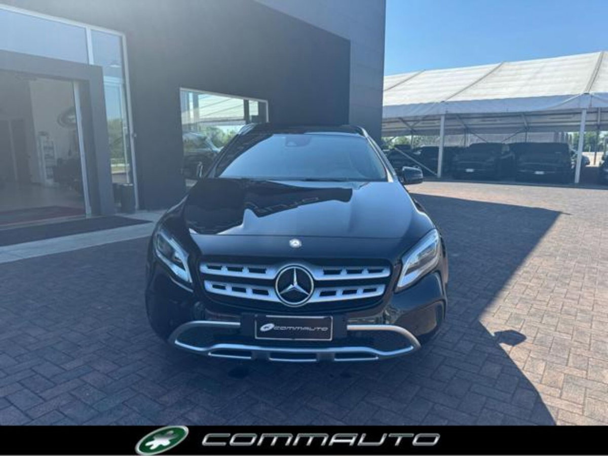 Mercedes-Benz GLA SUV 200 d Automatic 4Matic Sport (2)