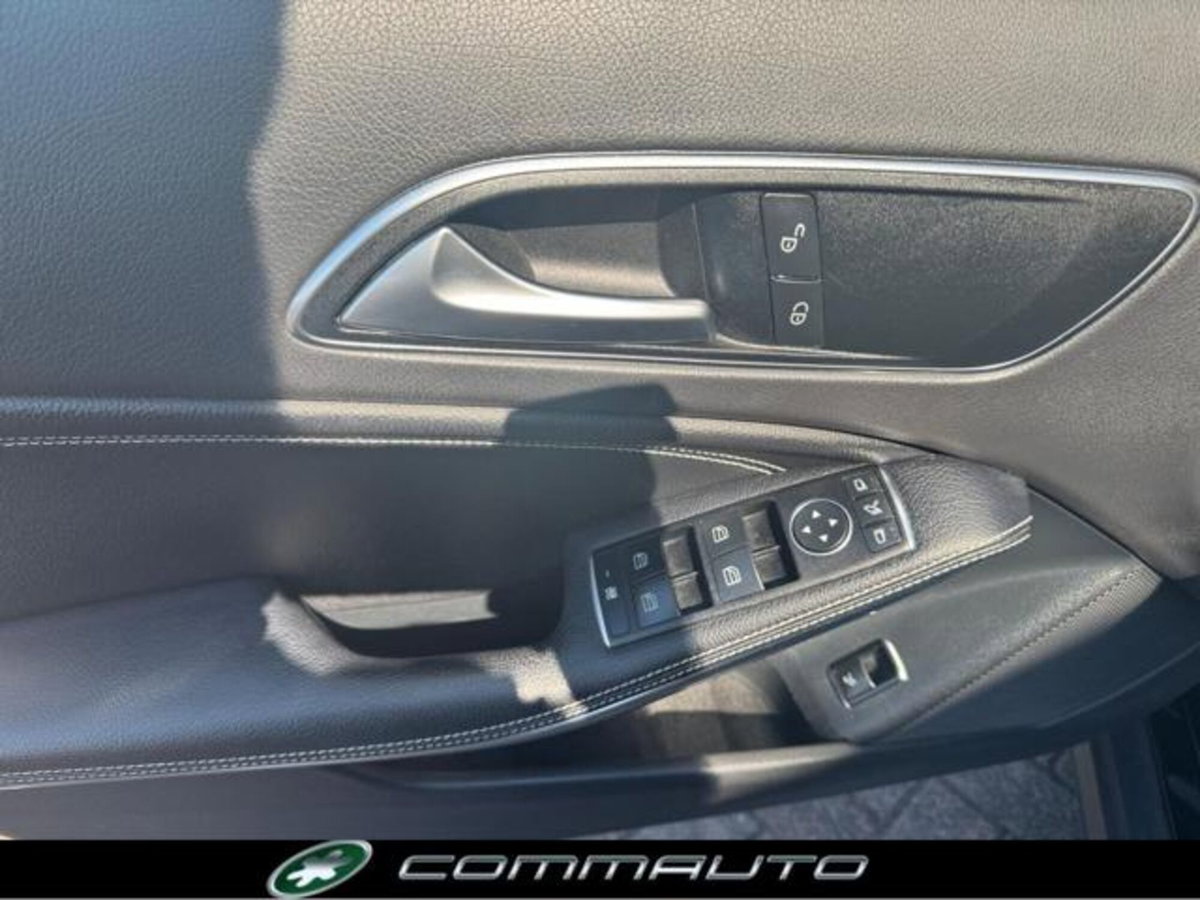 Mercedes-Benz GLA SUV 200 d Automatic 4Matic Sport (9)