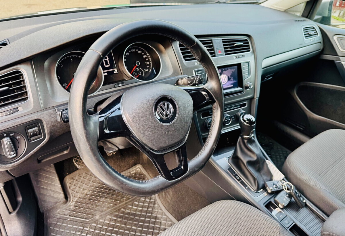 Volkswagen Golf 1.6 TDI 5p. Trendline BlueMotion Technology (12)