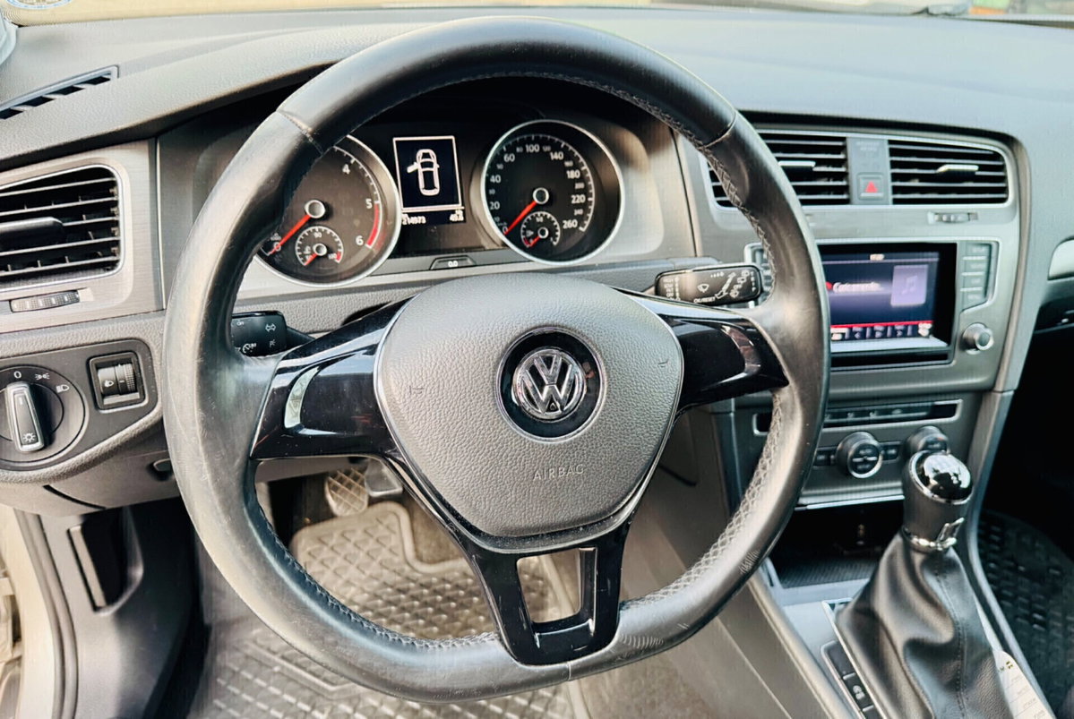 Volkswagen Golf 1.6 TDI 5p. Trendline BlueMotion Technology (14)