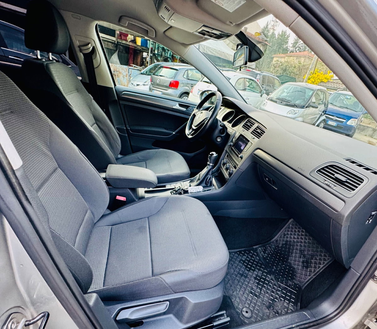 Volkswagen Golf 1.6 TDI 5p. Trendline BlueMotion Technology (17)