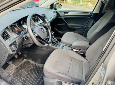 Volkswagen Golf 1.6 TDI 5p. Trendline BlueMotion Technology (9)