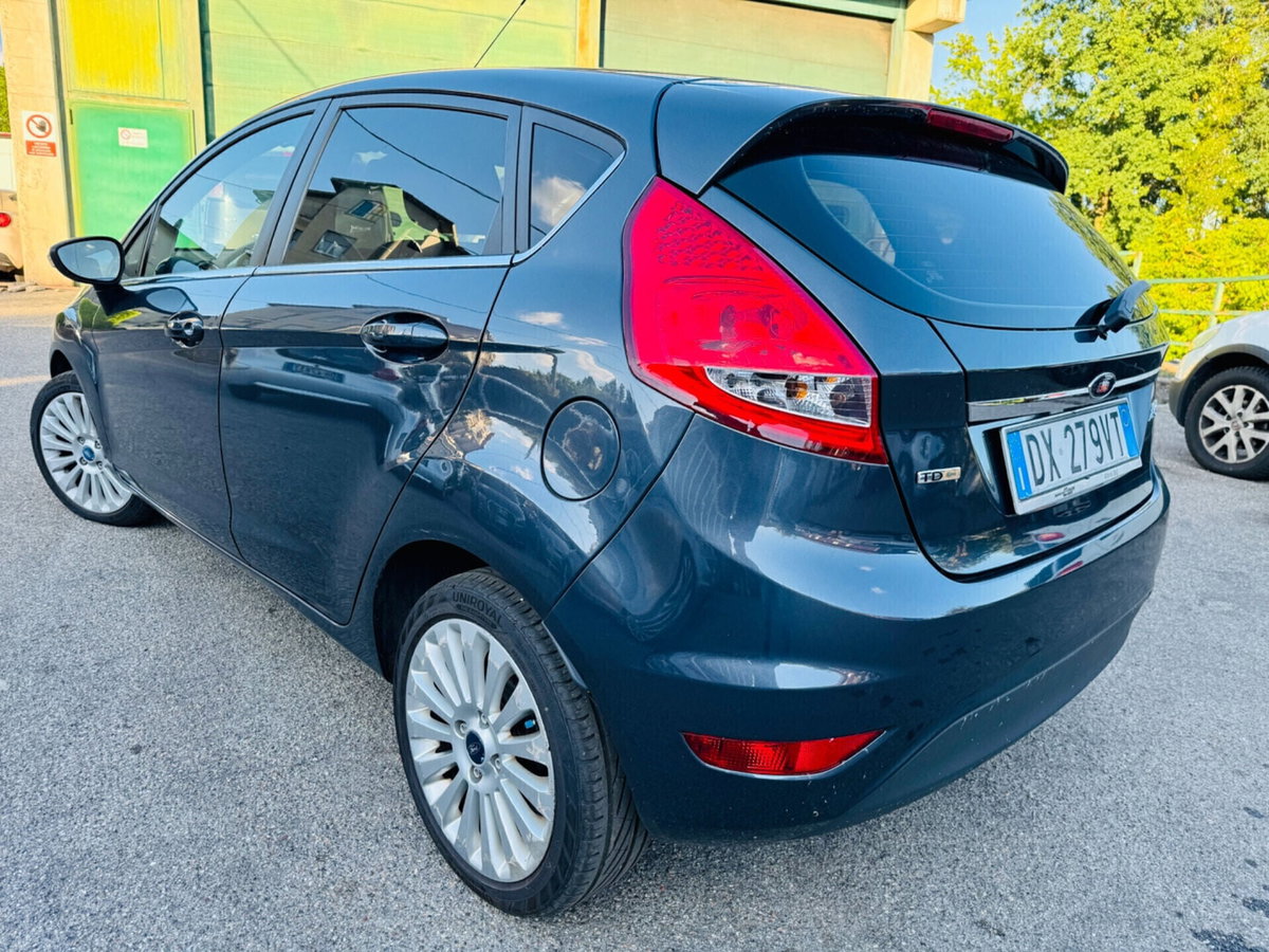 Ford Fiesta 1.4 TDCi 68CV 5 porte Titanium (7)