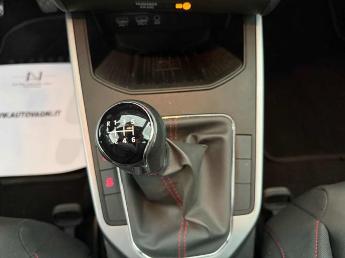 SEAT Arona 1.0 TGI FR (13)