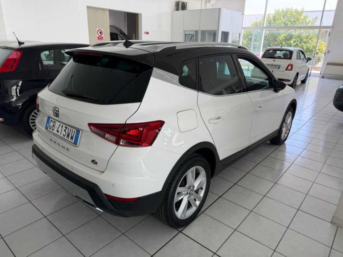SEAT Arona 1.0 TGI FR (4)