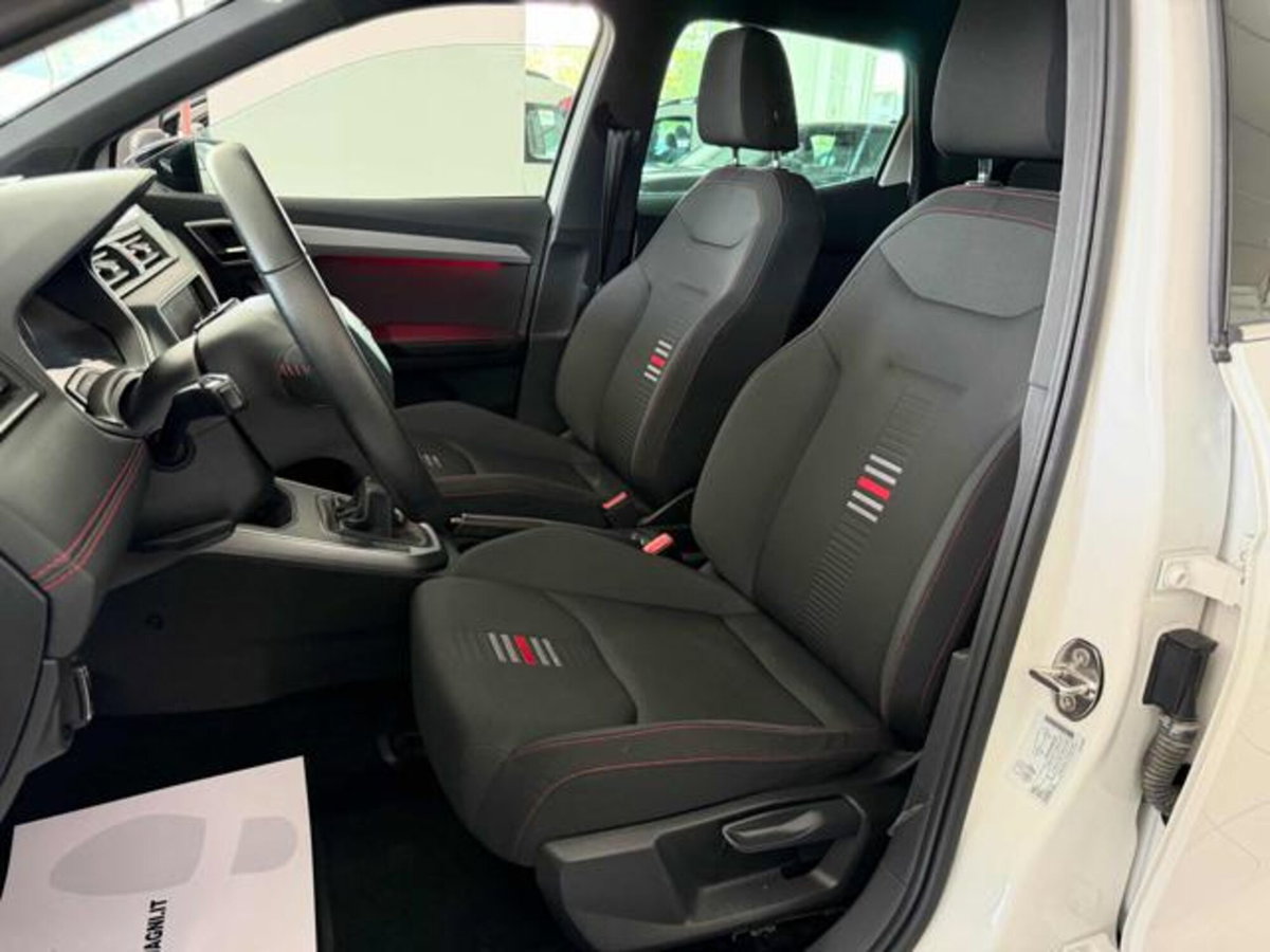 SEAT Arona 1.0 TGI FR (6)