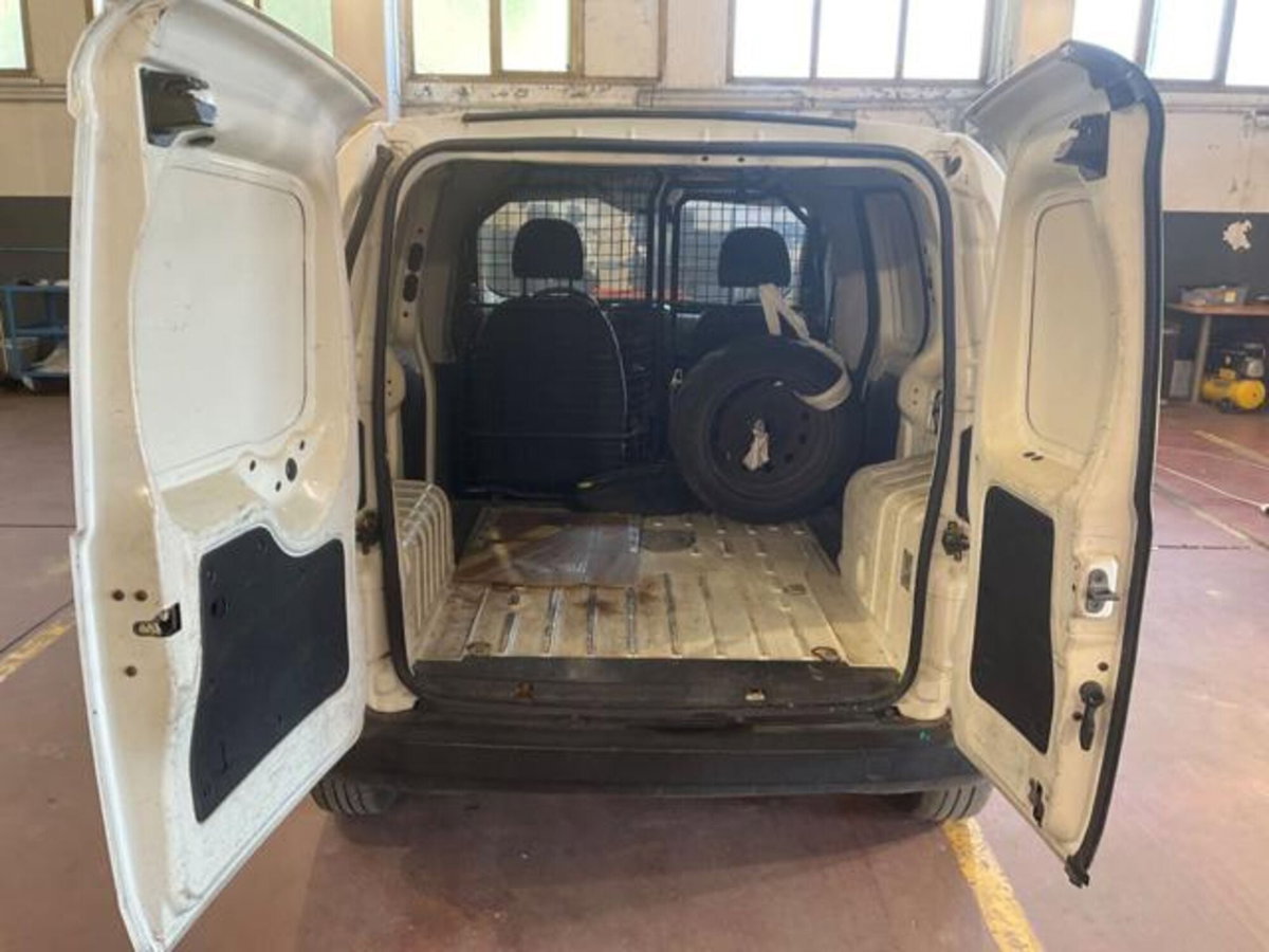 Peugeot Bipper 1.4 HDi 70CV Furgone (6)