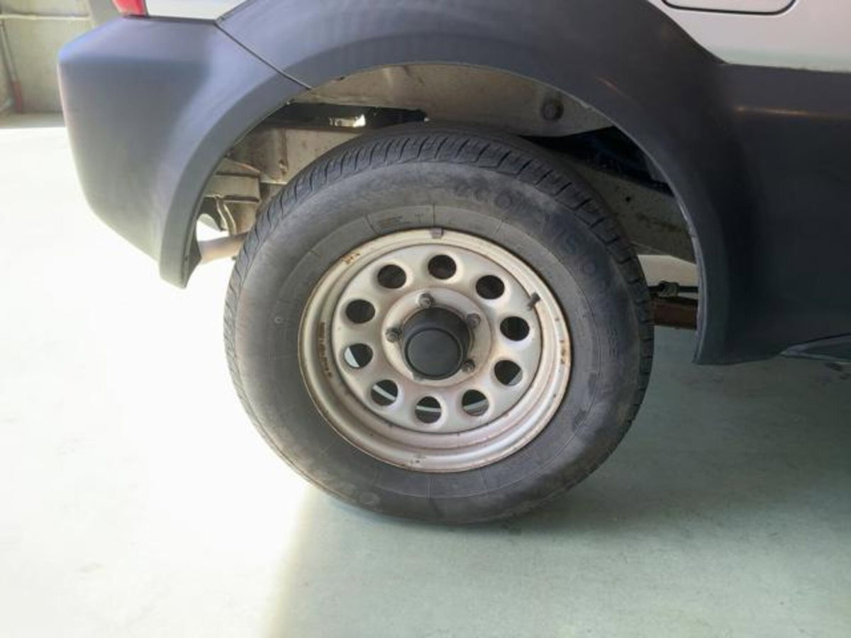 Suzuki Jimny 1.3i 16V cat JX (11)