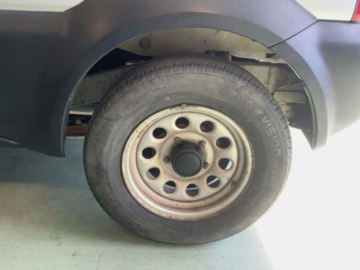 Suzuki Jimny 1.3i 16V cat JX (12)