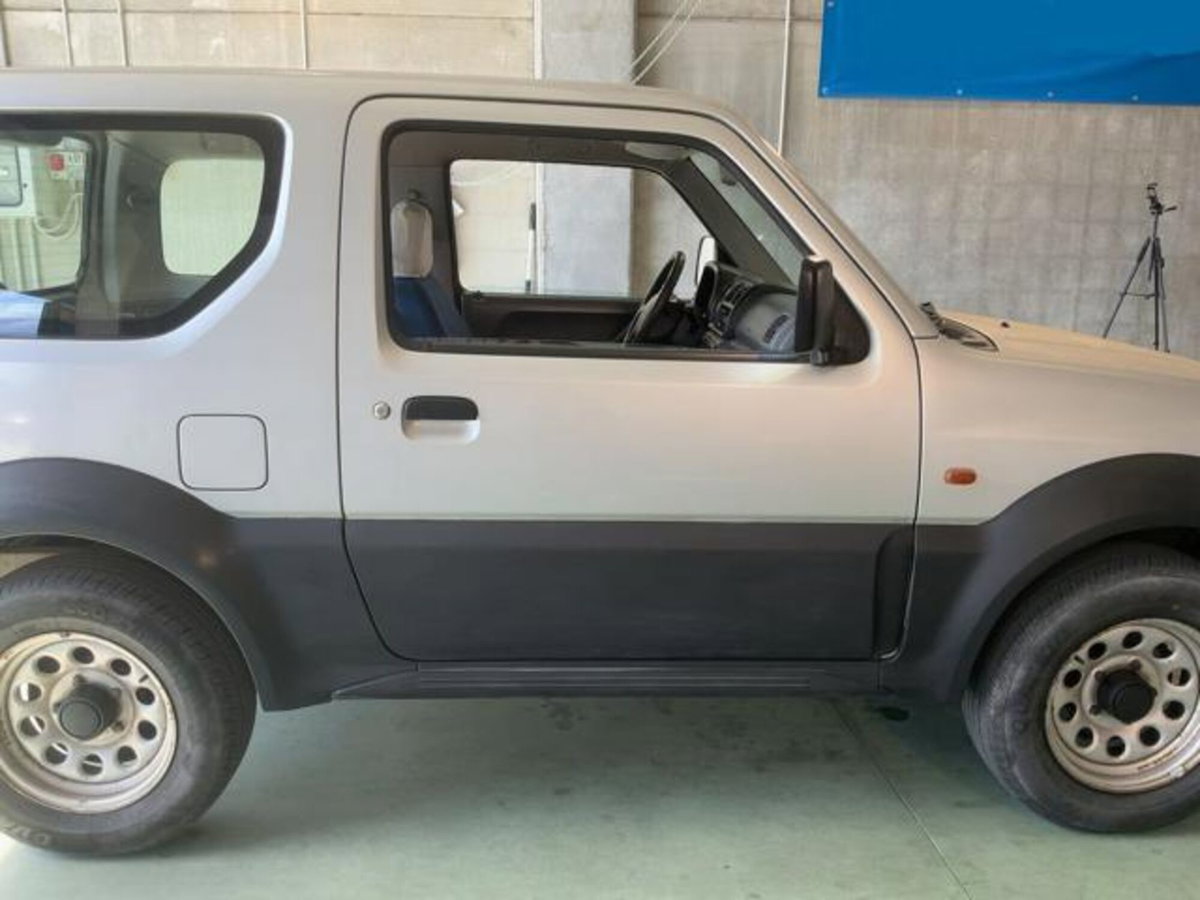 Suzuki Jimny 1.3i 16V cat JX (8)