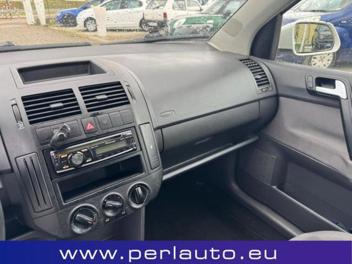 Volkswagen Polo 1.4/80CV 16V 5p. Comfortline (9)