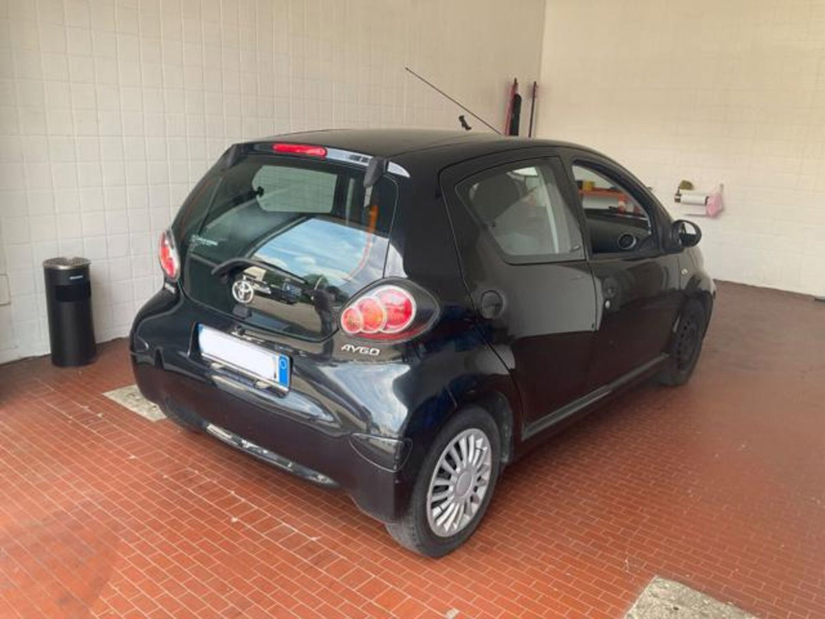 Toyota Aygo 1.0 12V VVT-i 5 porte Now (6)