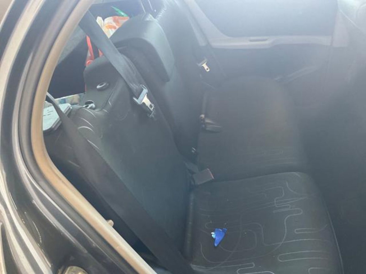 Toyota Yaris 1.0 5 porte (12)