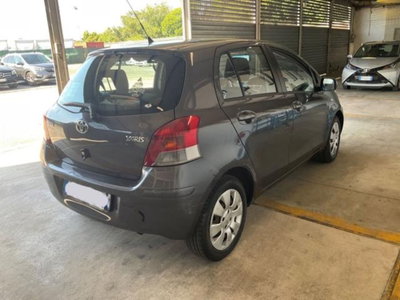 Toyota Yaris 1.0 5 porte (5)