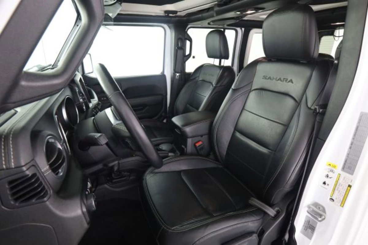 Jeep Wrangler Unlimited 2.2 Mjt II Sahara (2)