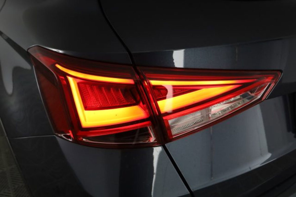 SEAT Arona 1.0 EcoTSI 115 CV DSG FR (10)