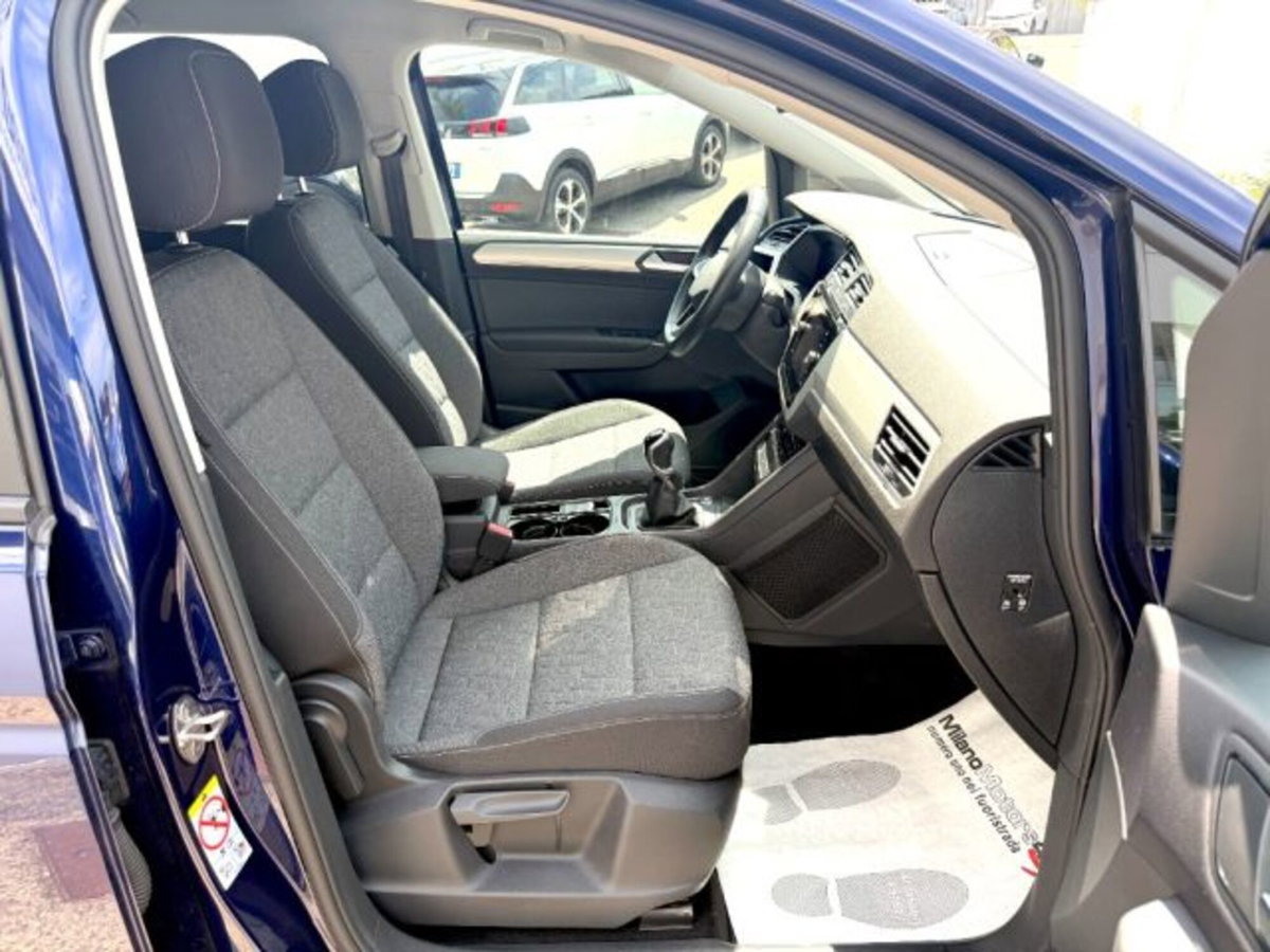 Volkswagen Touran 1.5 tsi Edition 150cv (11)