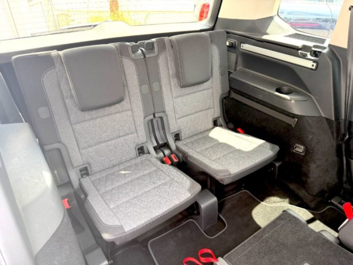 Volkswagen Touran 1.5 tsi Edition 150cv (13)