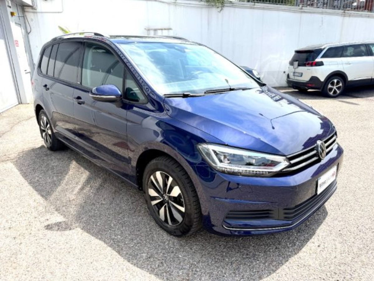 Volkswagen Touran 1.5 tsi Edition 150cv (2)