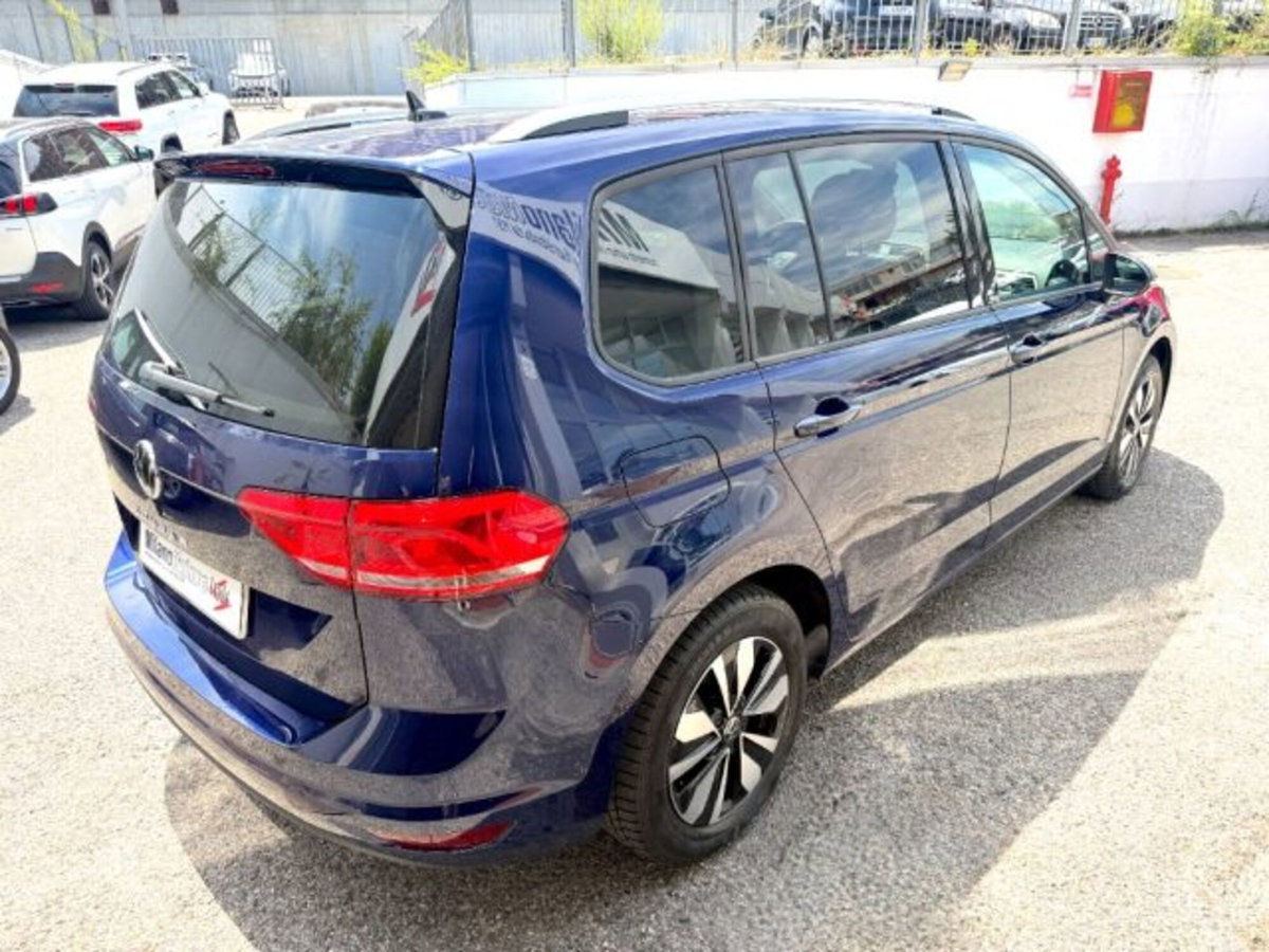 Volkswagen Touran 1.5 tsi Edition 150cv (4)