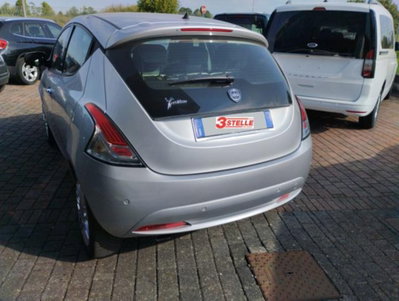 Lancia Ypsilon 1.2 69 CV 5 porte Gold (3)