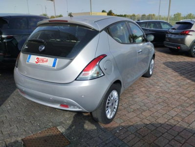 Lancia Ypsilon 1.2 69 CV 5 porte Gold (4)