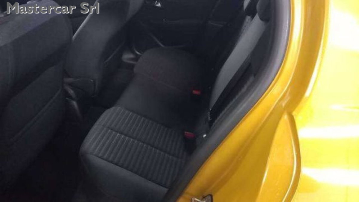 Peugeot 208 1.2 puretech Active s&s 75cv (8)