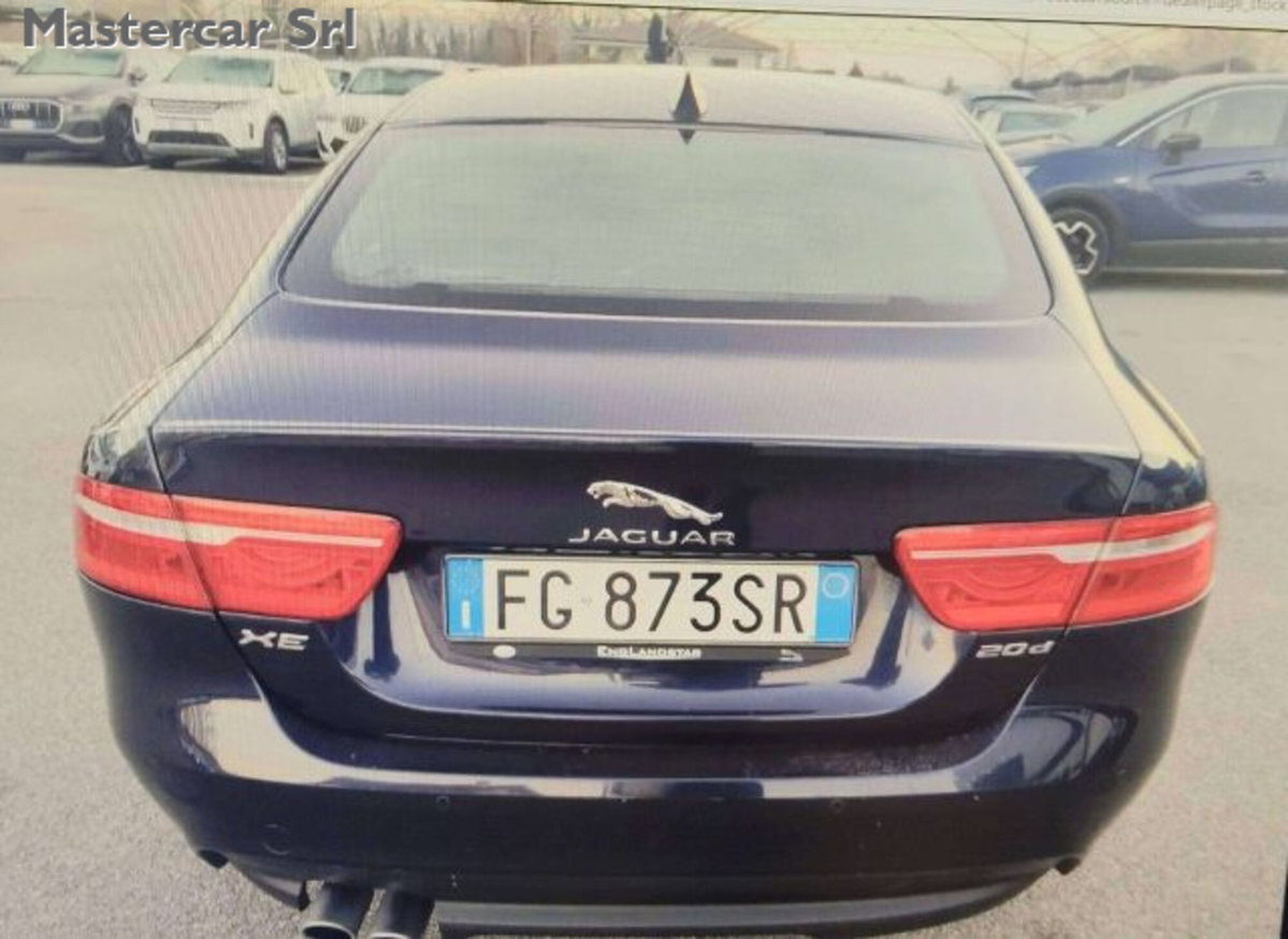 Jaguar XE 2.0 D 180 CV Pure (5)
