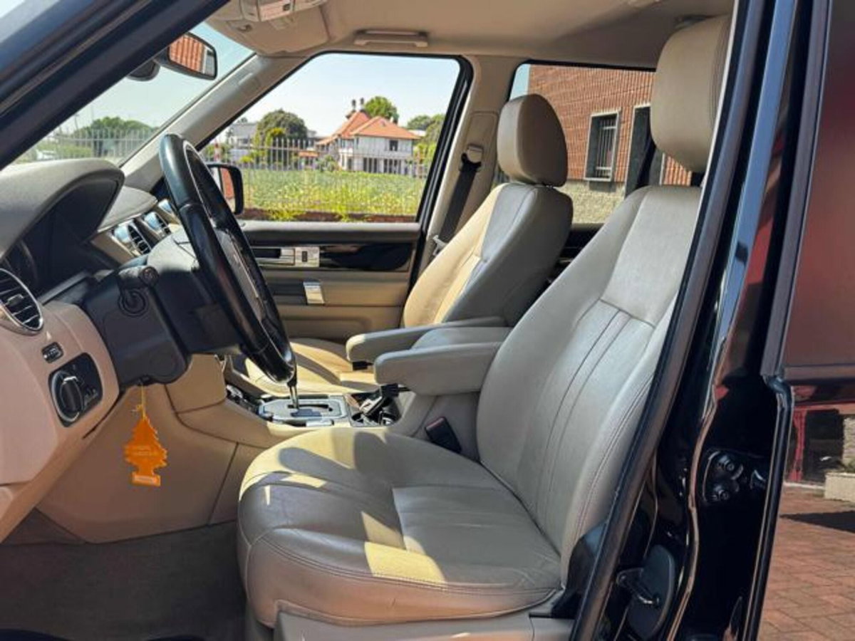 Land Rover Discovery 4 3.0 TDV6 HSE (10)