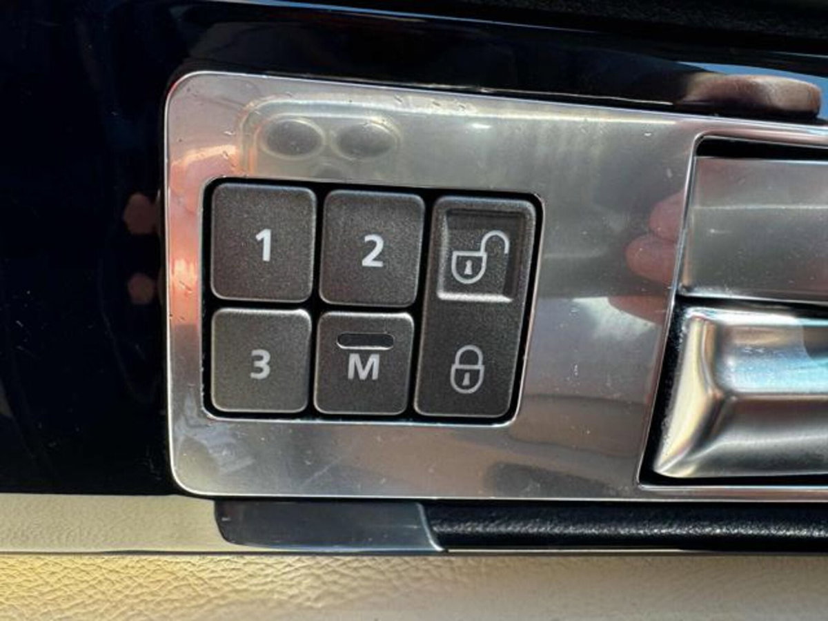 Land Rover Discovery 4 3.0 TDV6 HSE (14)
