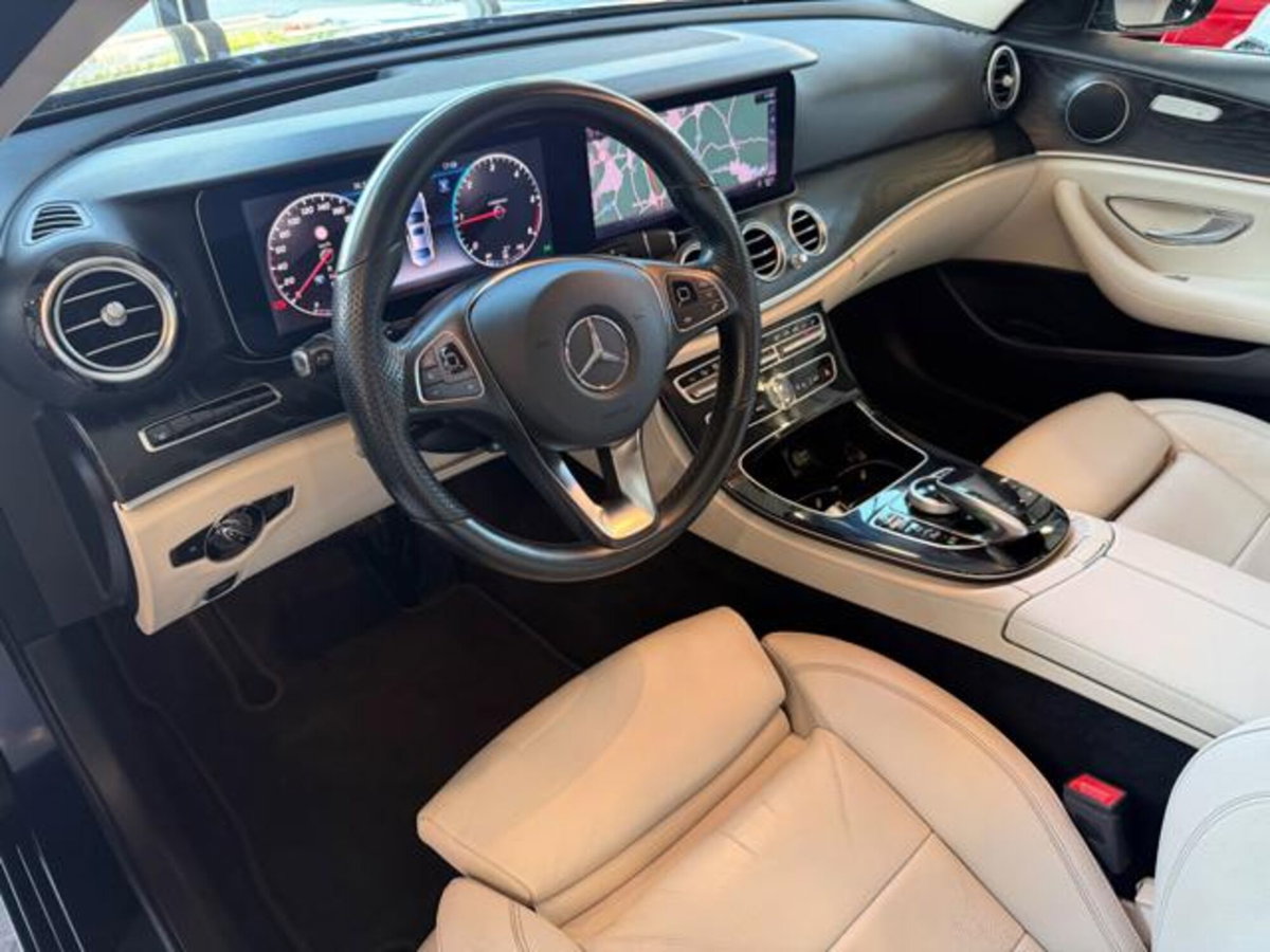 Mercedes-Benz Classe E 220 d 4Matic Auto Premium Plus (9)