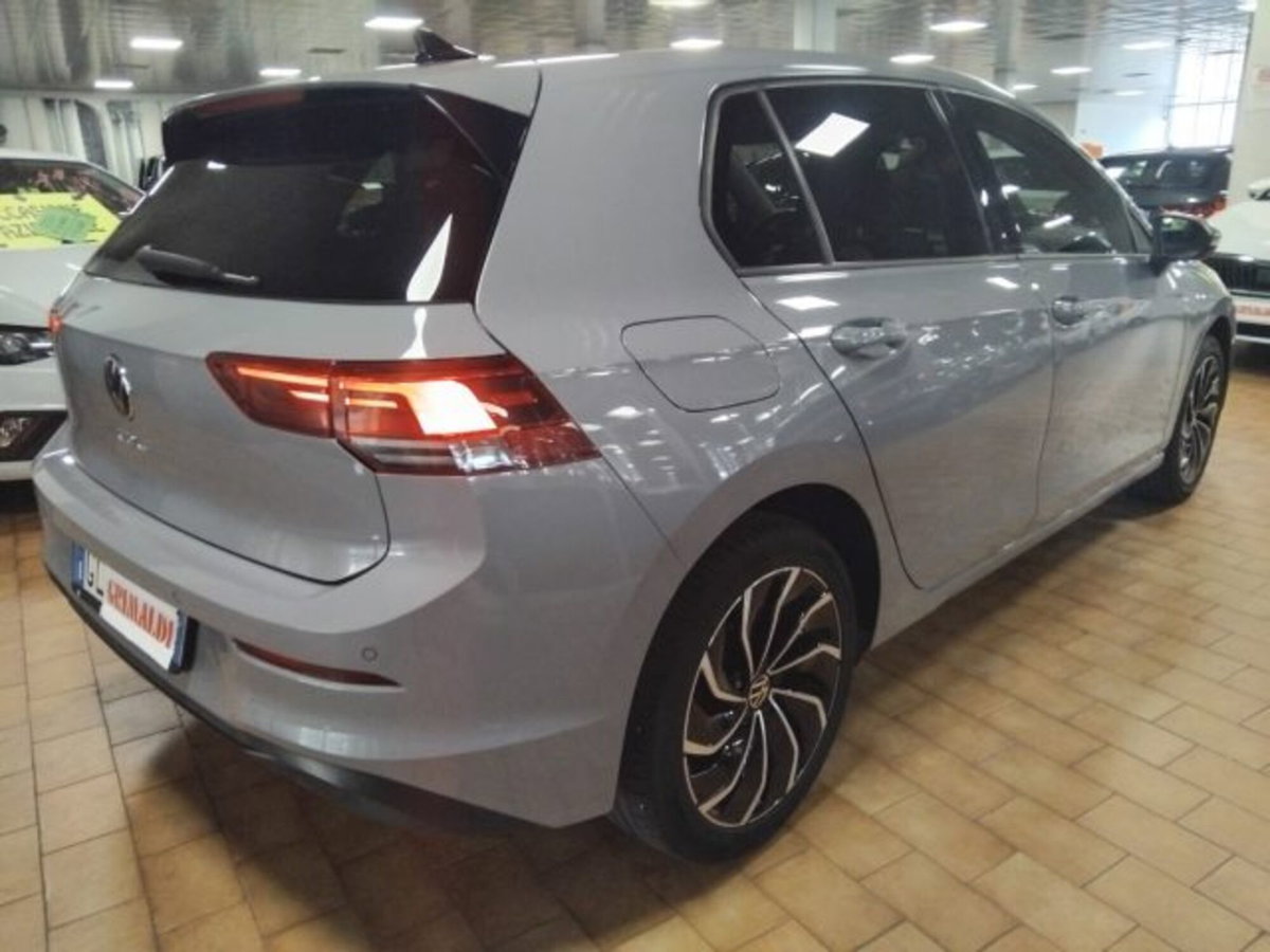 Volkswagen Golf 1.0 TSI EVO Life (6)