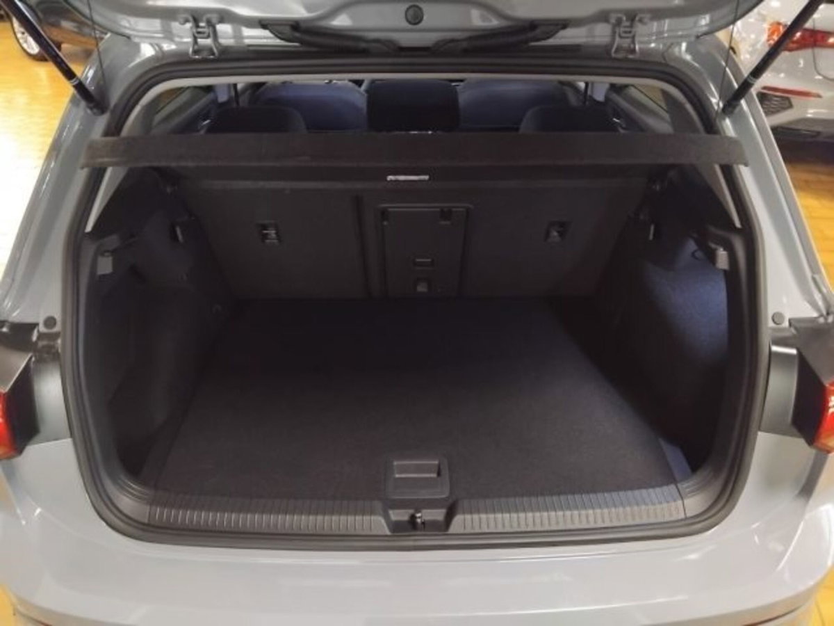 Volkswagen Golf 1.0 TSI EVO Life (9)