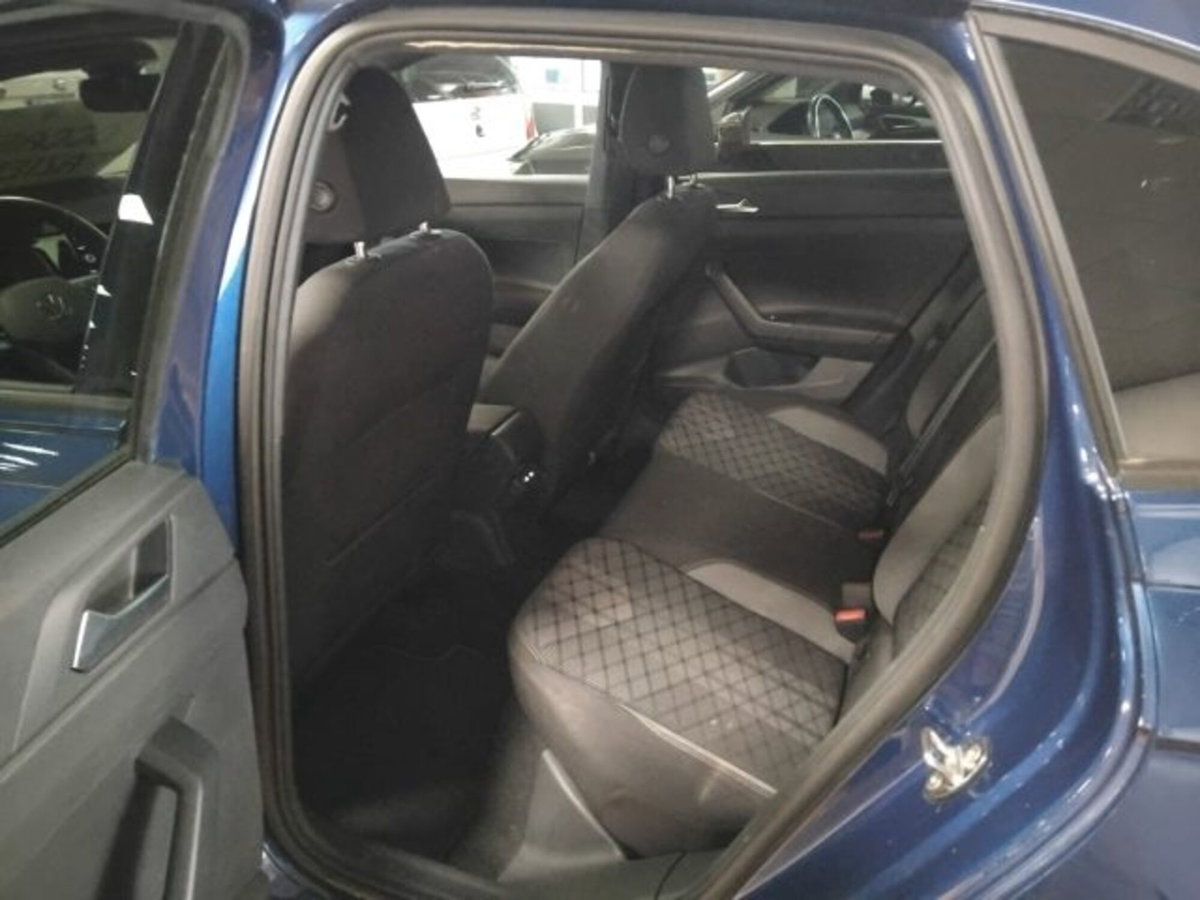 Volkswagen Taigo 1.0 tsi R-Line 115cv (8)
