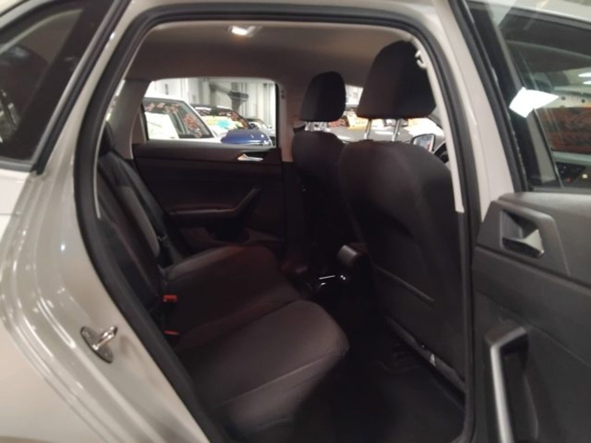 Volkswagen Polo 1.0 tsi Life 95cv dsg (10)