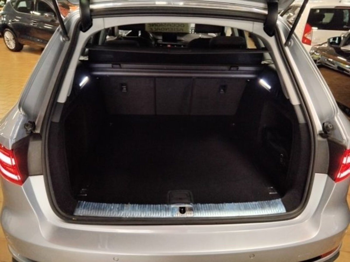 Audi A4 Avant 30 TDI S tronic Sport (10)
