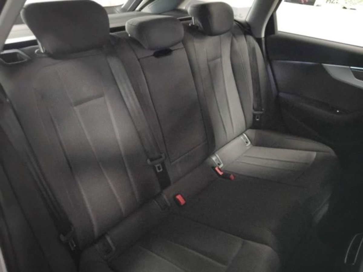 Audi A4 Avant 30 TDI S tronic Sport (13)