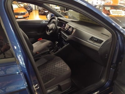 Volkswagen Taigo 1.0 tsi R-Line 115cv (13)