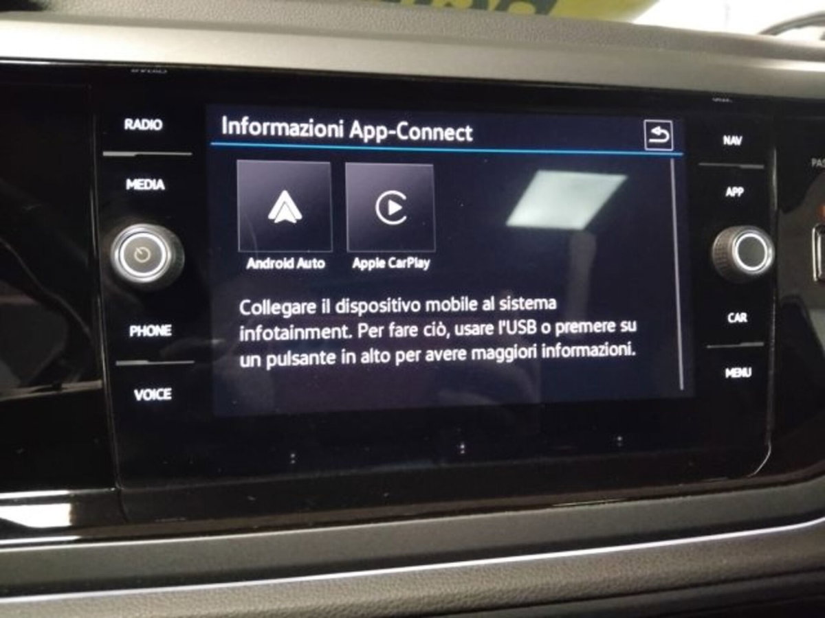 Volkswagen Taigo 1.0 tsi R-Line 115cv (18)