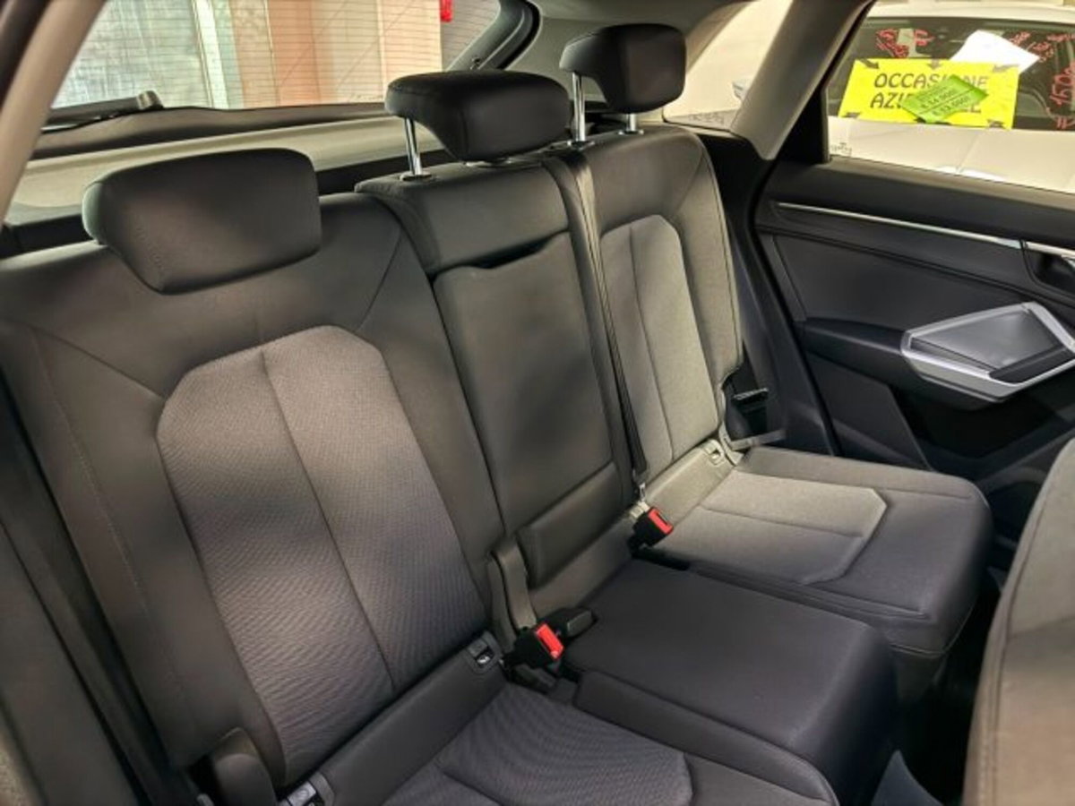 Audi Q3 35 TDI quattro S tronic Business Advanced (17)