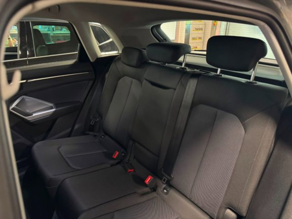 Audi Q3 35 TDI quattro S tronic Business Advanced (7)