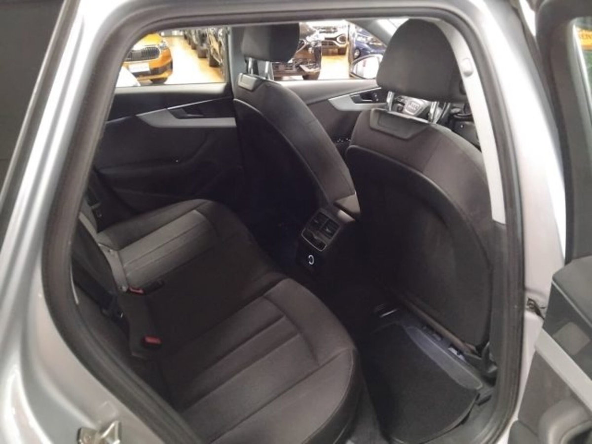 Audi A4 Avant 30 TDI S tronic Business (12)