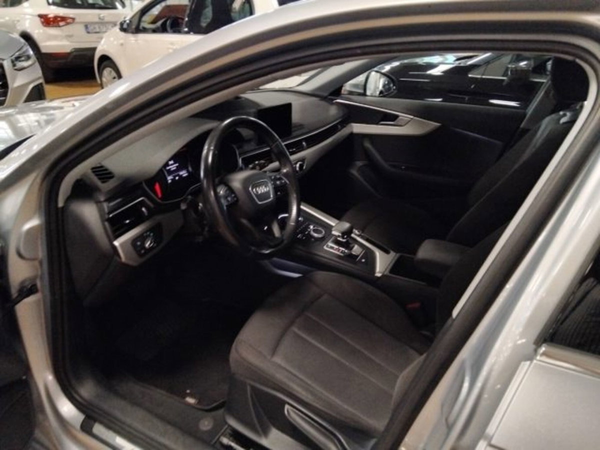 Audi A4 Avant 30 TDI S tronic Business (16)