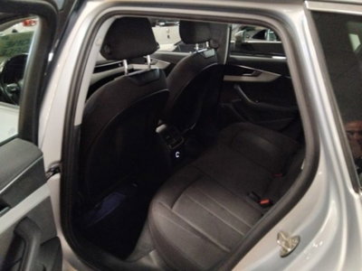Audi A4 Avant 30 TDI S tronic Business (8)