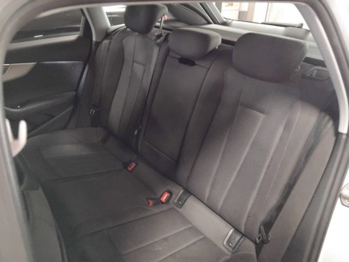 Audi A4 Avant 30 TDI S tronic Business (9)