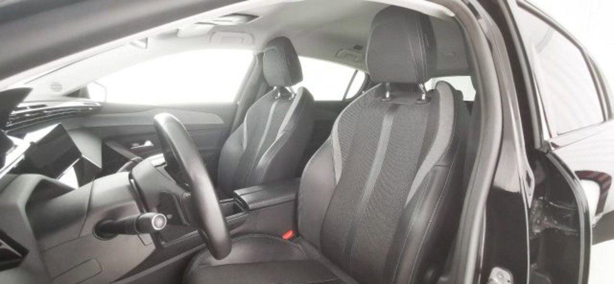 Peugeot 308 BlueHDi 130 S&S EAT8 Allure Pack (13)